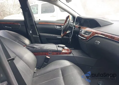 2008 Mercedes-Benz S 550 4Matic из США, поврежденный, VIN WDDNG86X08A236048